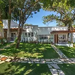 Charm Bahia Suites